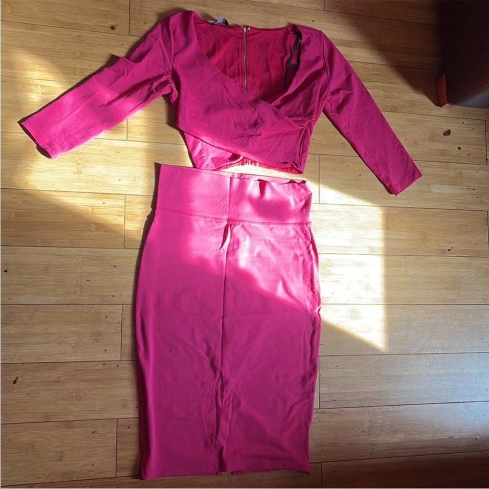 Elegant bebe Pink Women's Skirt Set